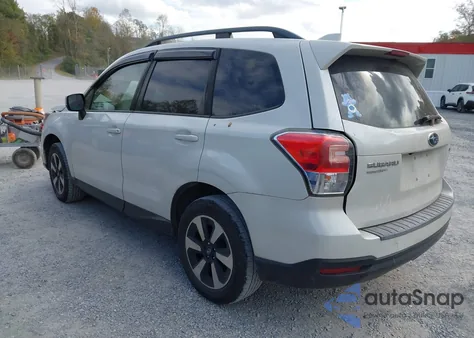 2017 Subaru Forester 2.5I Premium z USA, uszkodzony, nr VIN JF2SJAEC1HH594756